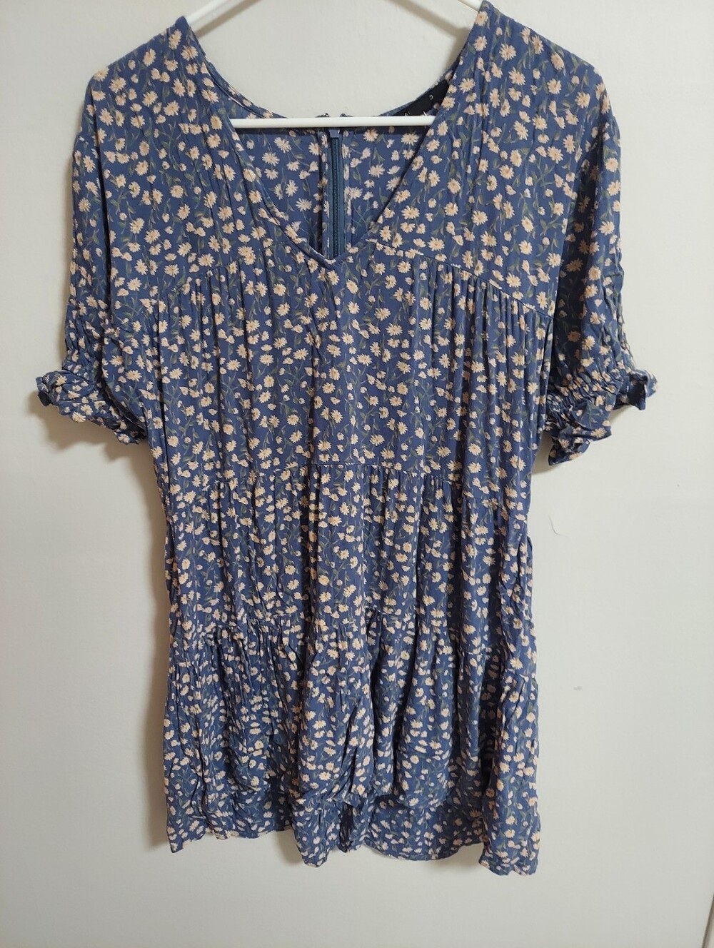 American Eagle Outfitters Blue Floral V-Neck Tiered Tunic